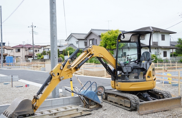 小屋を建築する際の基礎工事について解説！種類や費用、注意点は？