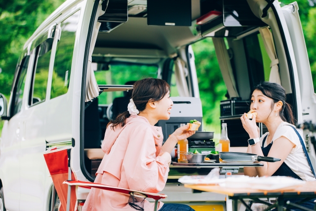 キャンピングカーで暮らす費用とデメリット！住民票はどうする？