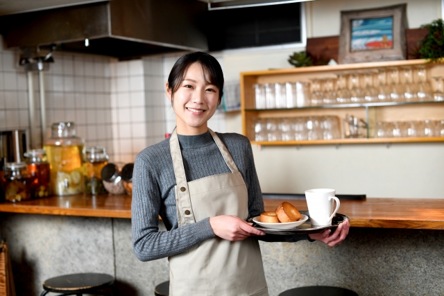 自宅カフェ開業の流れと成功させるポイント！人気のトレーラーハウスにも注目